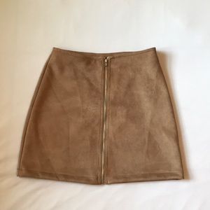 ✨Lulus Suede Mini Skirt